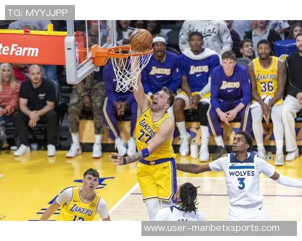 东契奇上半场狂砍32分助力湖人领先森林狼5分进入下半场